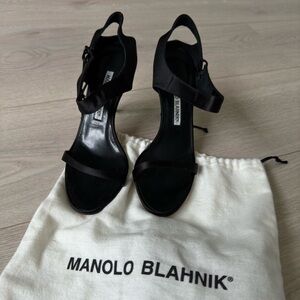 Vintage Manolo Blahnik heels - Size 7 (Manolo’s run small so would fit a 6.5)